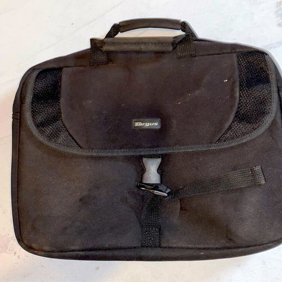 Targus Laptop Slip Cover - Picture 1 of 5